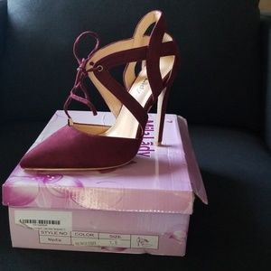 Mila lady burgundy heels sz. 7.5